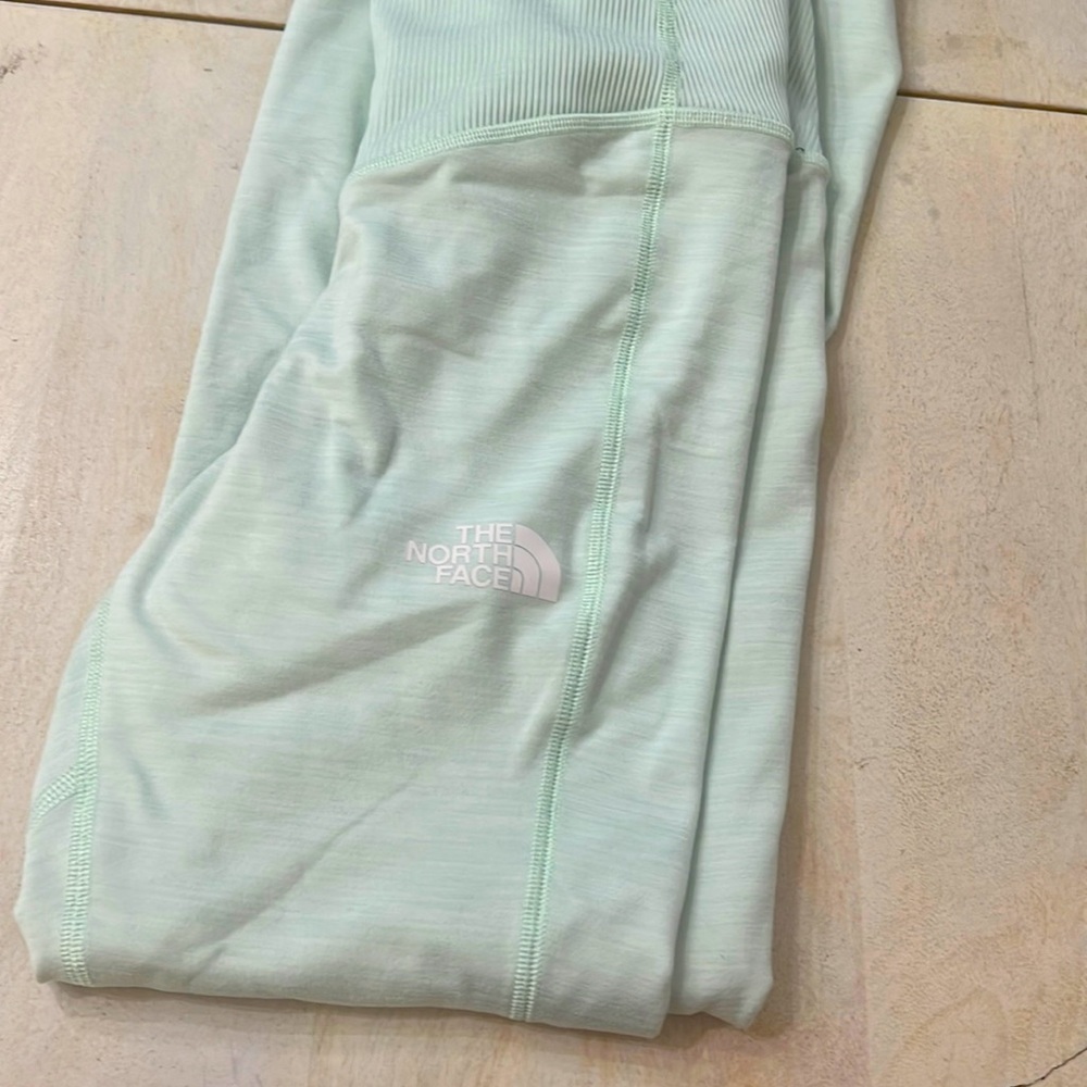 North face leggings, never worn